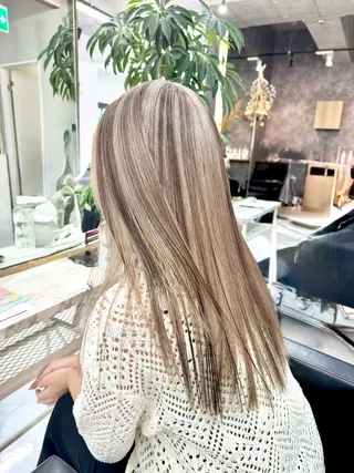 カラー 漆畑 莉奈のヘアスタイル