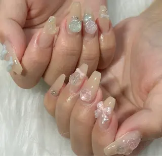 ネイル LAVISH sakiのネイルデザイン