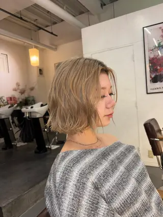 ショート カラー ooitヨシダ ミナミのヘアスタイル