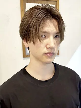 カラー メンズ Nina by Babyloneのヘアスタイル