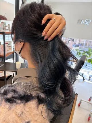 ロング カラー Uni. 心斎橋 wakabaのヘアスタイル