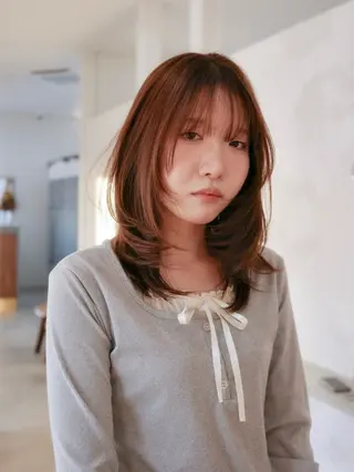 ミディアム 井上 詩響のヘアスタイル