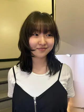 カラー 寺崎 由衣のヘアスタイル