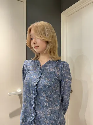 ミディアム カラー 平井 よし乃のヘアスタイル