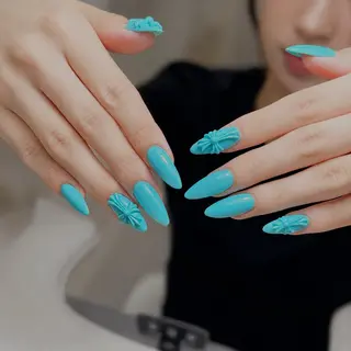 ネイル 🪷Mi.o あいちゃん🐝のネイルデザイン