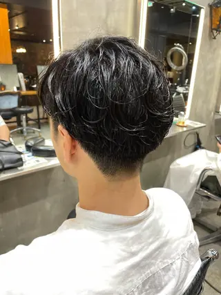 ショート カラー パーマ ヘアアレンジ メンズ くびれレイヤー/艶 カラー　MADOKAのヘアスタイル