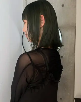 カラー sliver ・siki /YUIのヘアスタイル