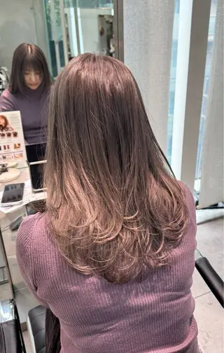 ミディアム カラー CHERIEブリーチ ダブルカラー 天神のヘアスタイル