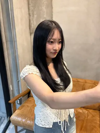 ロング 林 璃乙菜のヘアスタイル