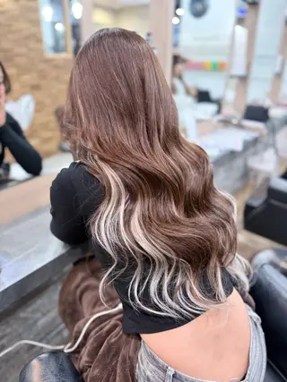 ロング カラー RIEブリーチ& エクステ特化型のヘアスタイル