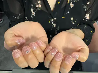 ネイル LAVISH 大和店 emi・:*+のネイルデザイン
