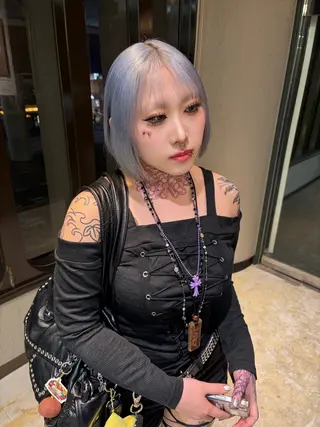 ショート カラー 💖艶ハイトーン髪質 改善💖ケンシンのヘアスタイル