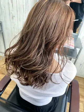 セミロング カラー 夜23時まで予約🉑 reverieあきらのヘアスタイル