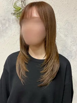 セミロング シモイケ ルアのヘアスタイル