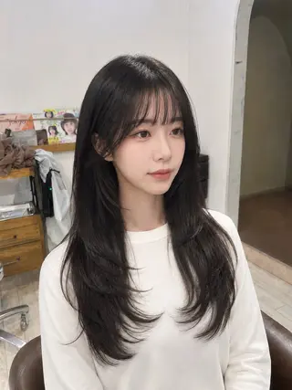 ロング 杉浦 悠月のヘアスタイル
