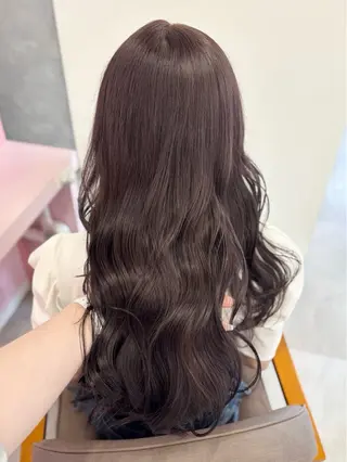 ロング カラー 𝑴𝒊𝒌𝒖💝 透明感モテカラーのヘアスタイル