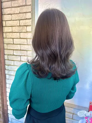 セミロング 色落ちまで可愛い🩷 透明感🩵安江理緒のヘアスタイル