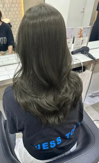 セミロング カラー ミディアムレイヤー 添田晃基のヘアスタイル