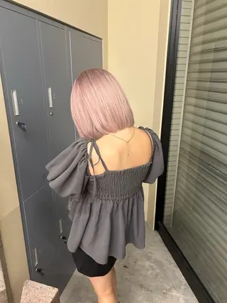ショート カラー 寺澤 花梨のヘアスタイル