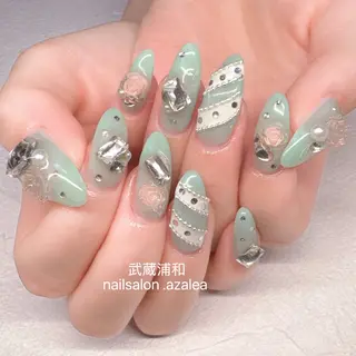 ネイル R inのネイルデザイン