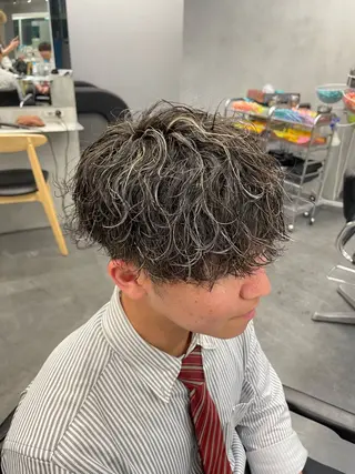 カラー メンズ fifth リュウセイのヘアスタイル