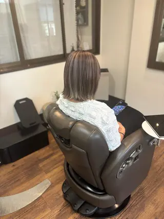 ミディアム 池岡 洋子のヘアスタイル