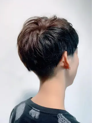 ショート カラー ヤノ ナオミのヘアスタイル