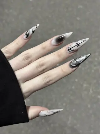 ネイル Reika _ Royalのネイルデザイン