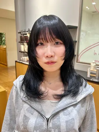 ミディアム SARA もものヘアスタイル
