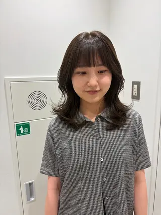 ミディアム カラー 砂原 ひよりのヘアスタイル
