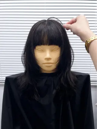 ミディアム kosoraレイヤー ハイトーン/デザインのヘアスタイル