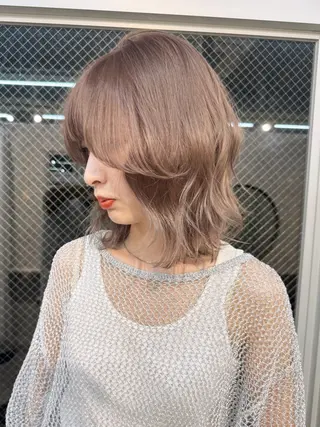 ミディアム カラー ヘアアレンジ lani ブリーチ /ダブルカラーのヘアスタイル