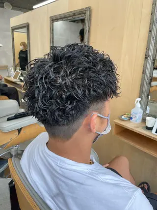 ショート パーマ メンズ emo.92co 🌱山本翔太のヘアスタイル
