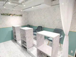 ネイル Akiho🍒 堺筋本町/心斎橋のネイルデザイン