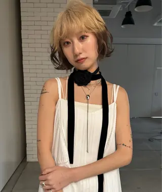 ミディアム カラー MIU/ルーツカラー 顔まわりレイヤーのヘアスタイル