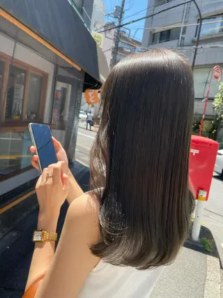セミロング カラー navile momoのヘアスタイル