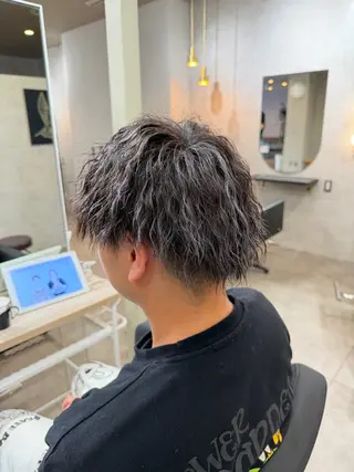 カラー メンズ 上田 愛菜のヘアスタイル