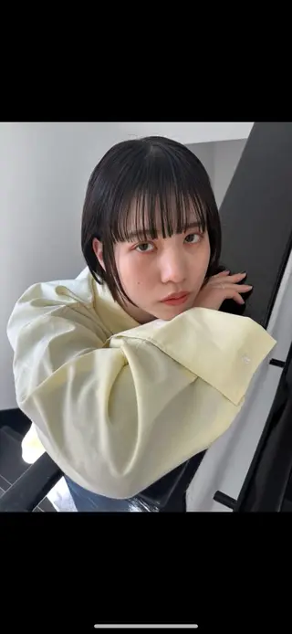 ミディアム カラー 大山 茶子のヘアスタイル