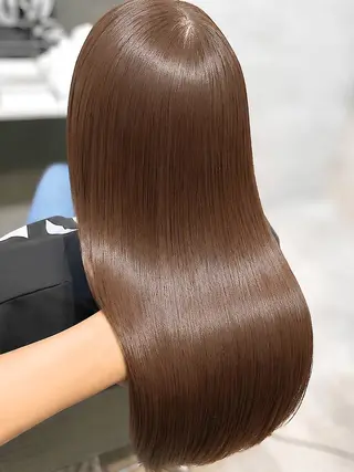ロング ＿WHITE鳳店 アンダーバーホワイトのヘアスタイル