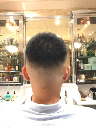 ショート メンズ 山﨑 愛也のヘアスタイル