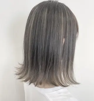 ロング あやか 白髪ぼかしハイライトのヘアスタイル