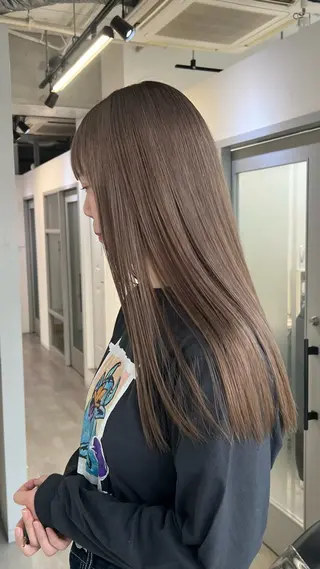 セミロング カラー ヨシモトリョウ 髪質改善/美髪のヘアスタイル