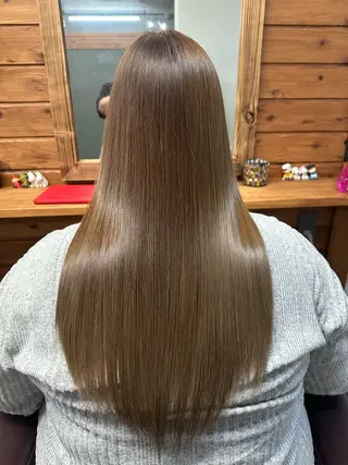 ロング ハットリ 代表のヘアスタイル