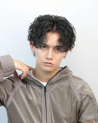ミディアム パーマ メンズ メンズパーマ特化 TAIGAのヘアスタイル