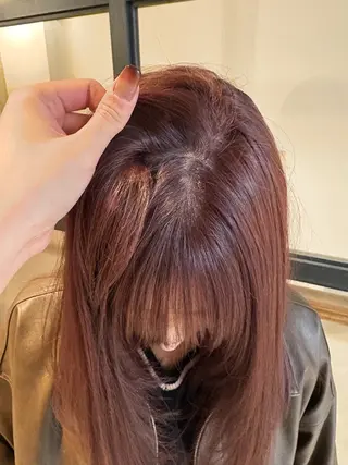 セミロング マツイ モモノのヘアスタイル