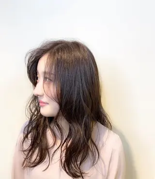 セミロング カラー 秋田 亜由美のヘアスタイル