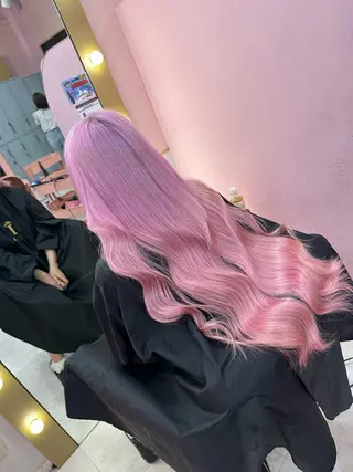 ロング カラー ブリーチ特化🌈 MANATOのヘアスタイル