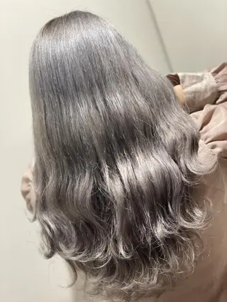 セミロング カラー ハイトーン得意😍 Lumiereのヘアスタイル