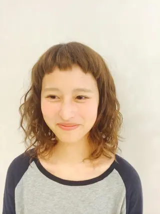 ミディアム ✨色持ちの良い艶 カラー✨蟹江真世のヘアスタイル