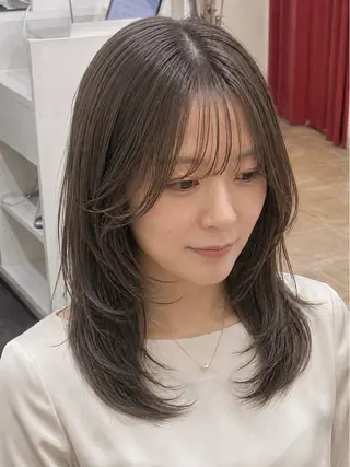 ミディアム ノ イ ルのヘアスタイル
